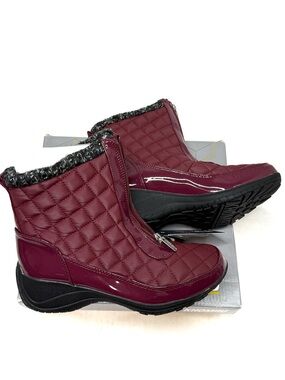 Khombu Quilted Burgundy Winter Ankle Boots 7.5 Wide NIB